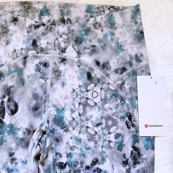 Lululemon Unlimit High Rise Yoga Tight 25” Leggings - Picture 3 of 7